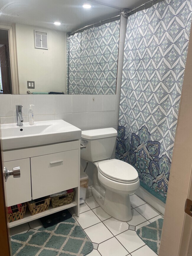 Bath - 2801 Florida Ave