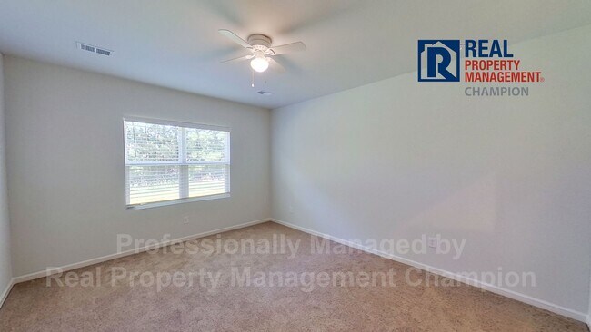 Building Photo - Beautiful Home with Spacious and Open Floorplan