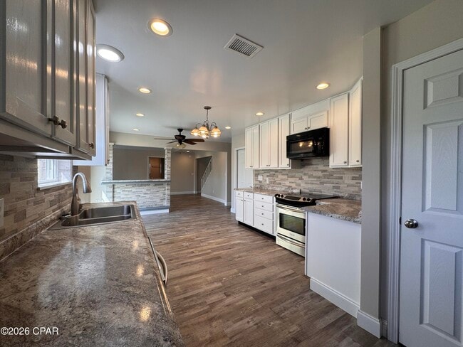 Building Photo - 607 Plantation Ct