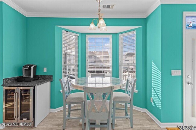 Building Photo - 297 Bayview Ave