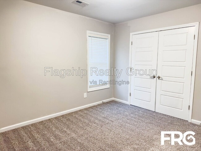 Building Photo - 100 Kettle Dr