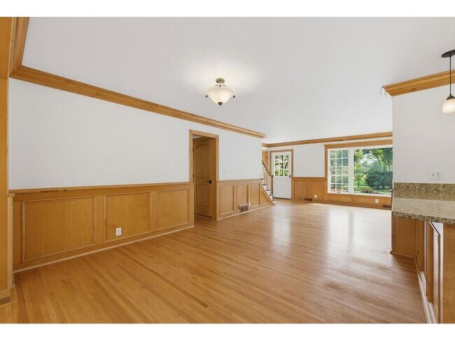 Building Photo - 2615 Shadywood Rd