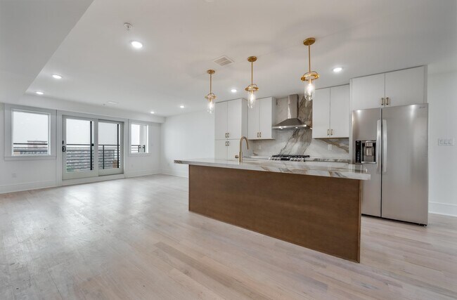 Building Photo - 6719 Meadowview Ave