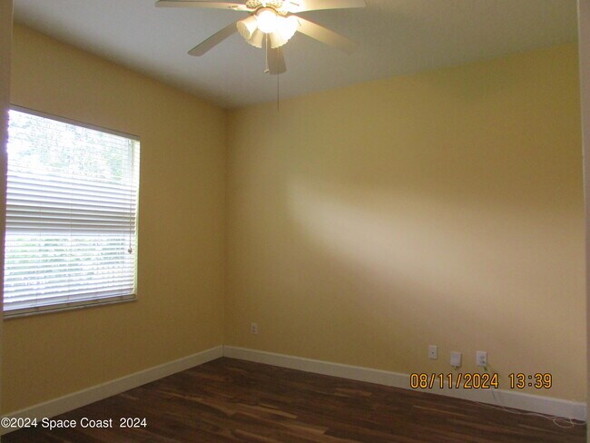 Building Photo - 1882 Woodfield Cir