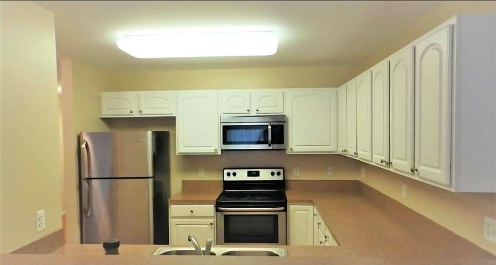 Building Photo - 9026 Newport Way