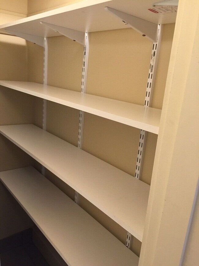 Building Photo - 1072 45th St