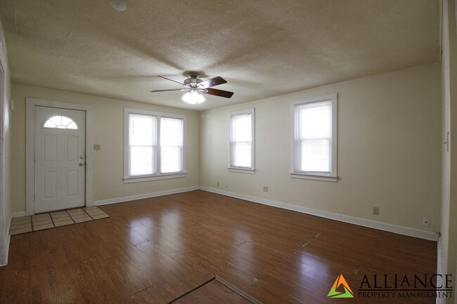 Building Photo - 321 Kearney St