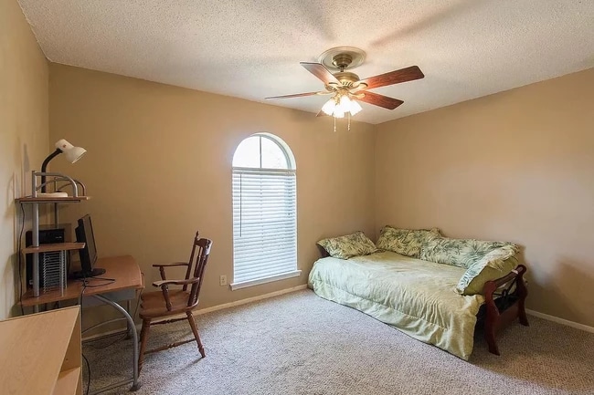 Guest Room 1 - 3508 Grande Bulevar