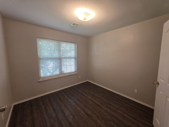 Building Photo - 38 Burnett Cir