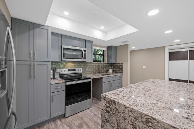 Building Photo - 11863 Wimbledon Cir