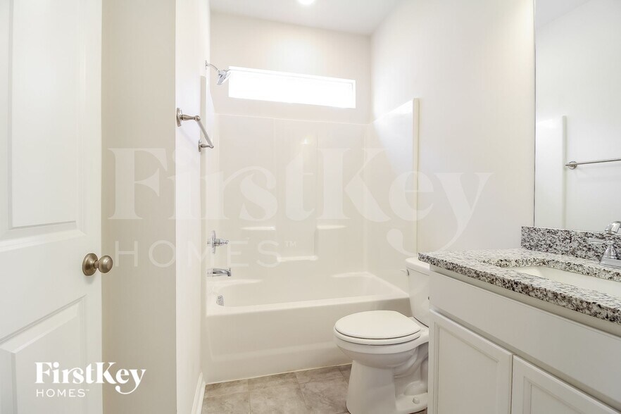Building Photo - 1205 Mission Hill Ln