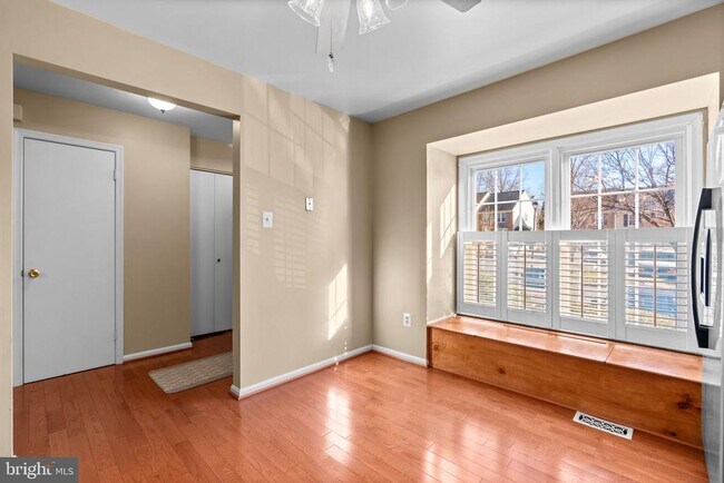 Building Photo - 8871 Manahan Dr