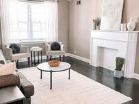 Building Photo - 925 S Hanley Rd