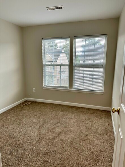 Building Photo - 741 Colonels Ct