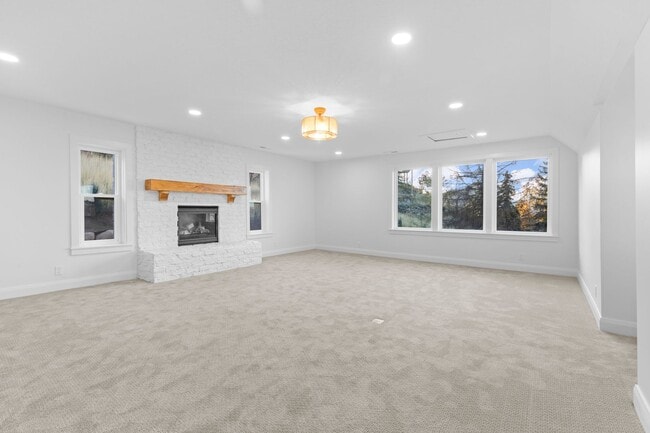 Building Photo - Elevated 5-Bedroom Home in Sandy, UT with ...