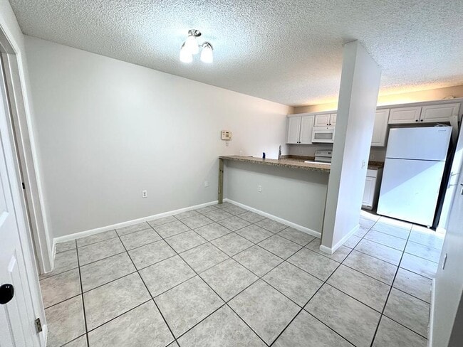 Building Photo - 193 Charter Way