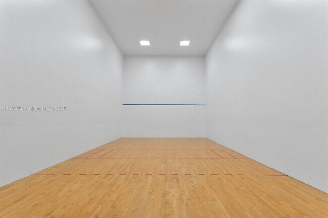 Building Photo - 4852 N State Rd 7