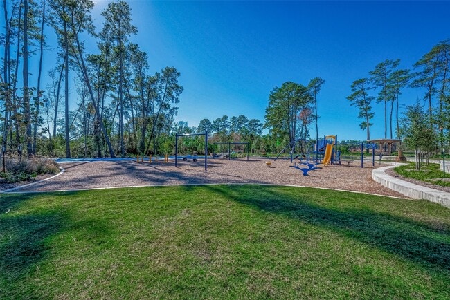 Building Photo - 804 Vlg Brk Dr