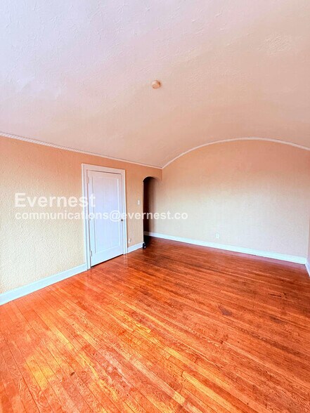 Building Photo - 4203 Cortland St