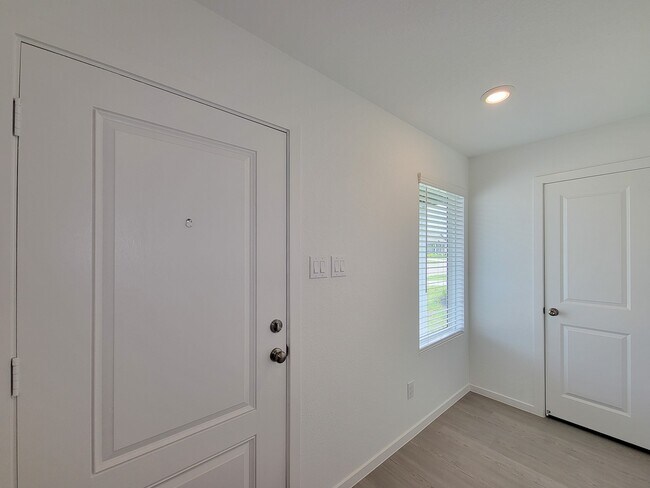 Building Photo - 25588 Rose Creek Dr
