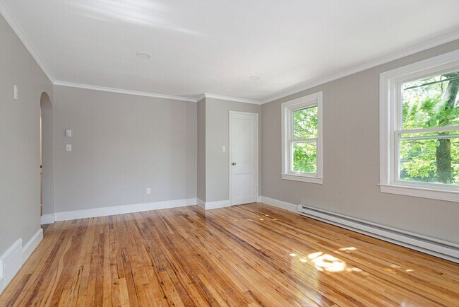 Building Photo - 25 Paragon Rd