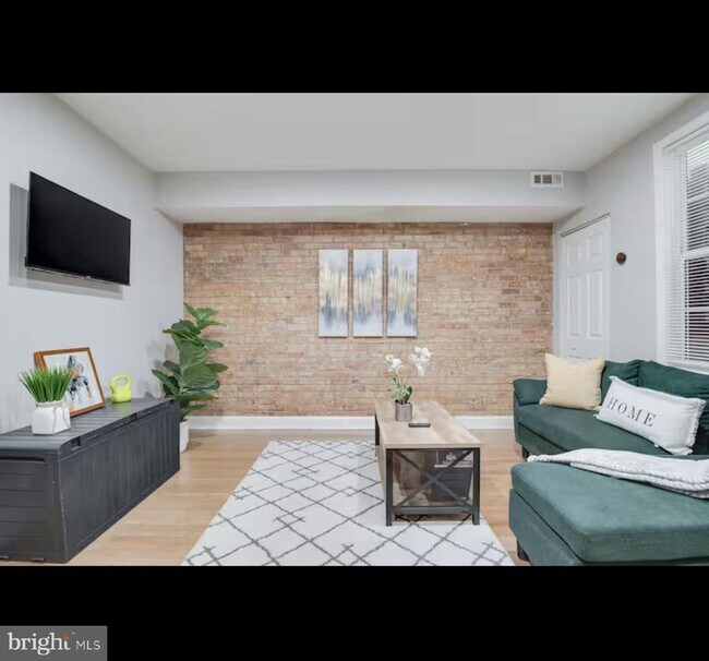Primary Photo - 1255 Raum St NE