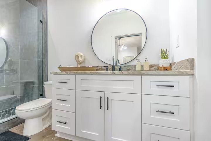 Building Photo - 1702 Netherwood Ave