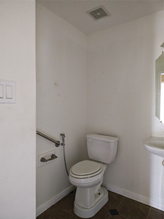 Building Photo - 16919 Creek Mountain Dr