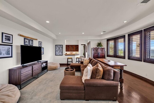 Building Photo - 1710 Mt Larson Rd