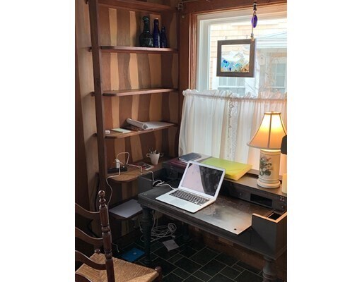 Building Photo - 10 Cove St