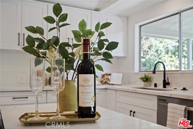 Building Photo - 18244 Jovan St