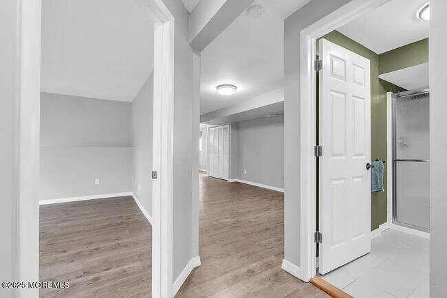 Building Photo - 61 Lynn Dr