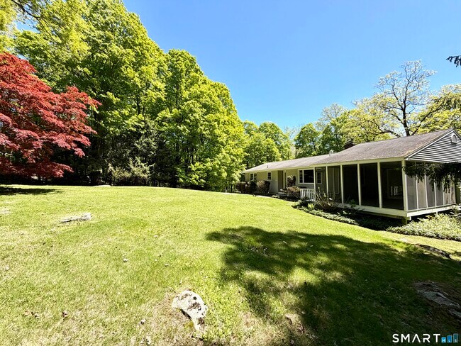 Building Photo - 137 Florida Hill Rd