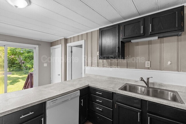 Building Photo - 2724 Pasteur Ave