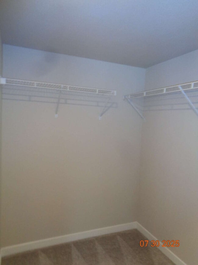 Building Photo - Great neighborhood! with open space and wa...