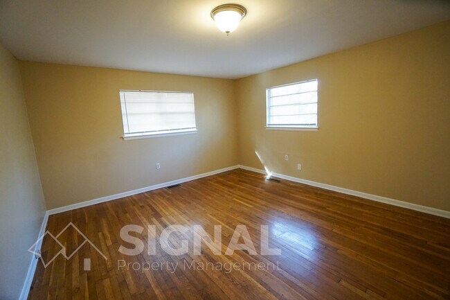 Building Photo - 1045 Walker Ave