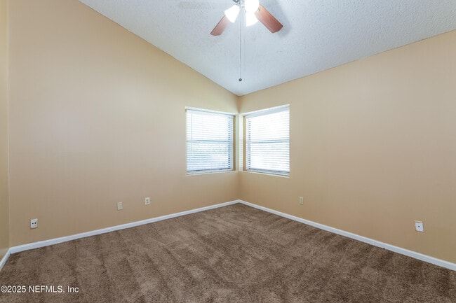 Building Photo - 2532 Townsquare Dr