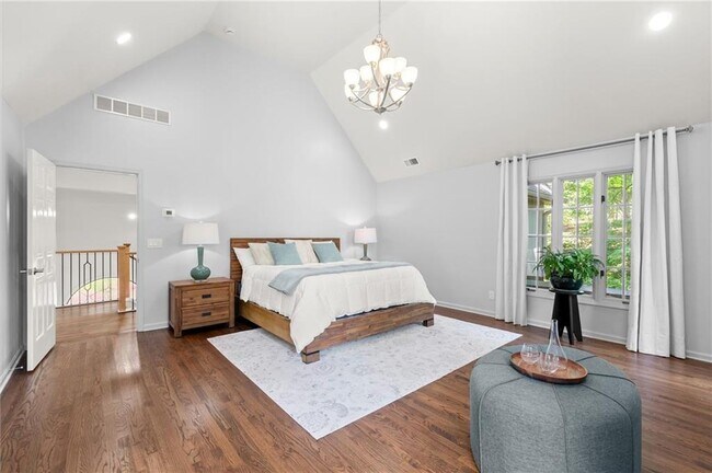 Building Photo - 459 Atlanta Country Club Dr