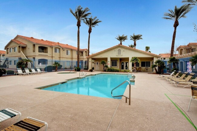 Building Photo - Freshly Renovated 2 Bedroom Condo