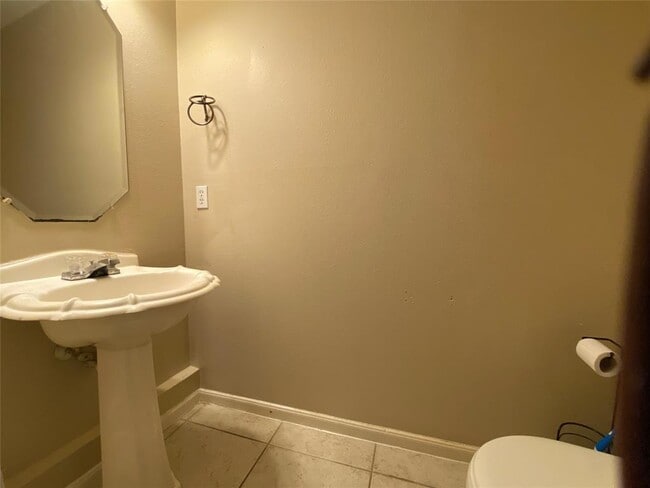 Building Photo - 5503 Coastal Way