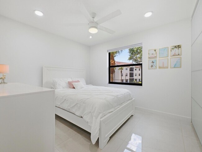 Building Photo - 5157 Floria Way