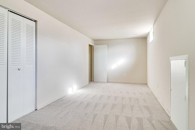 Building Photo - 3000 Winter Pine Ct