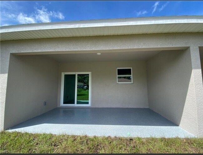 Building Photo - 117 Meadow Rd