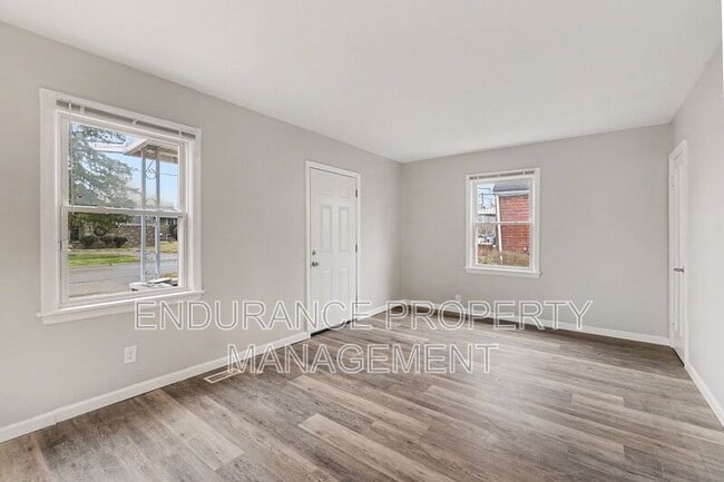 Building Photo - 789 Matthews Dr