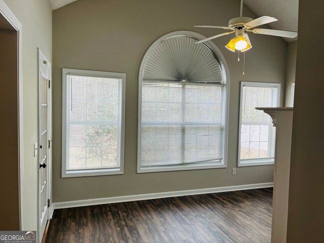 Building Photo - 50 Rock Mill Ct