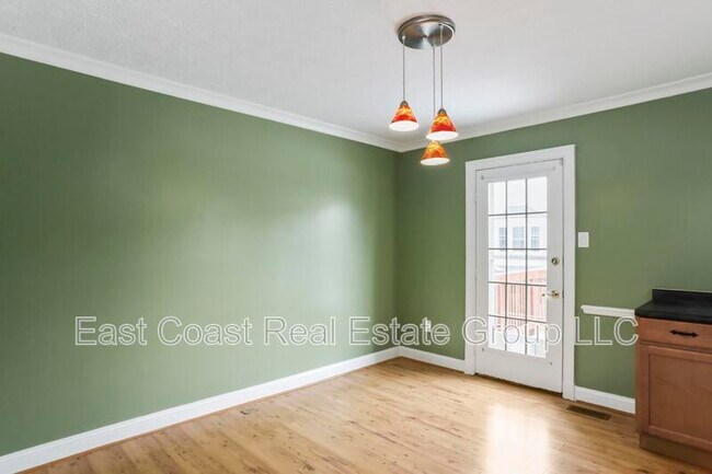 Building Photo - 5257 Earles Ct