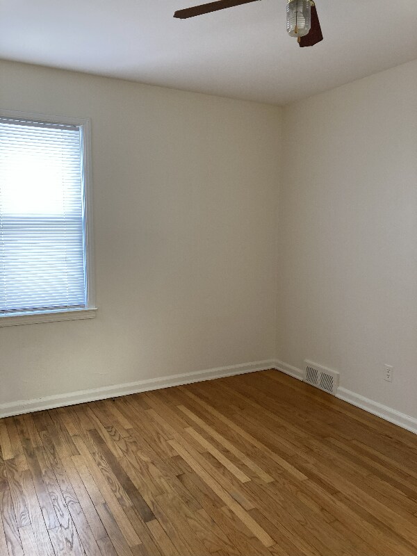 Building Photo - 1509 Chapin Ave