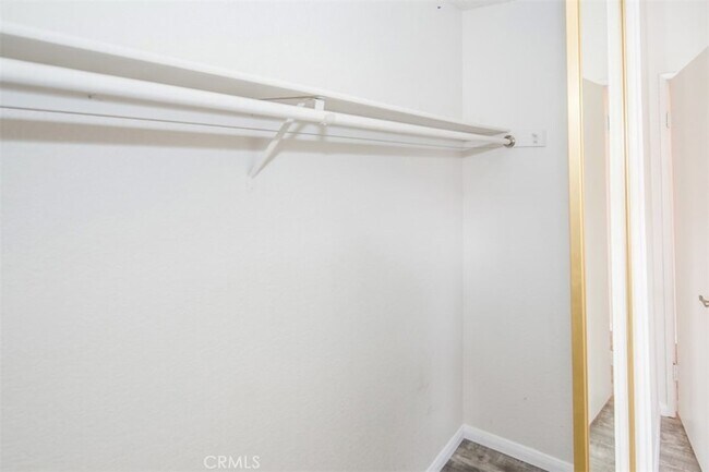 Building Photo - 29 Blue Oak