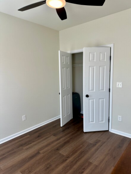 Building Photo - 1100 Kinsey Dr SE