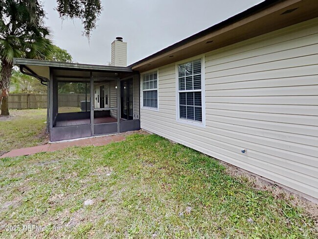 Building Photo - 4400 Apple Tree Pl